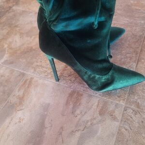 NWOT, Rose Green booties with drawstring, size 10